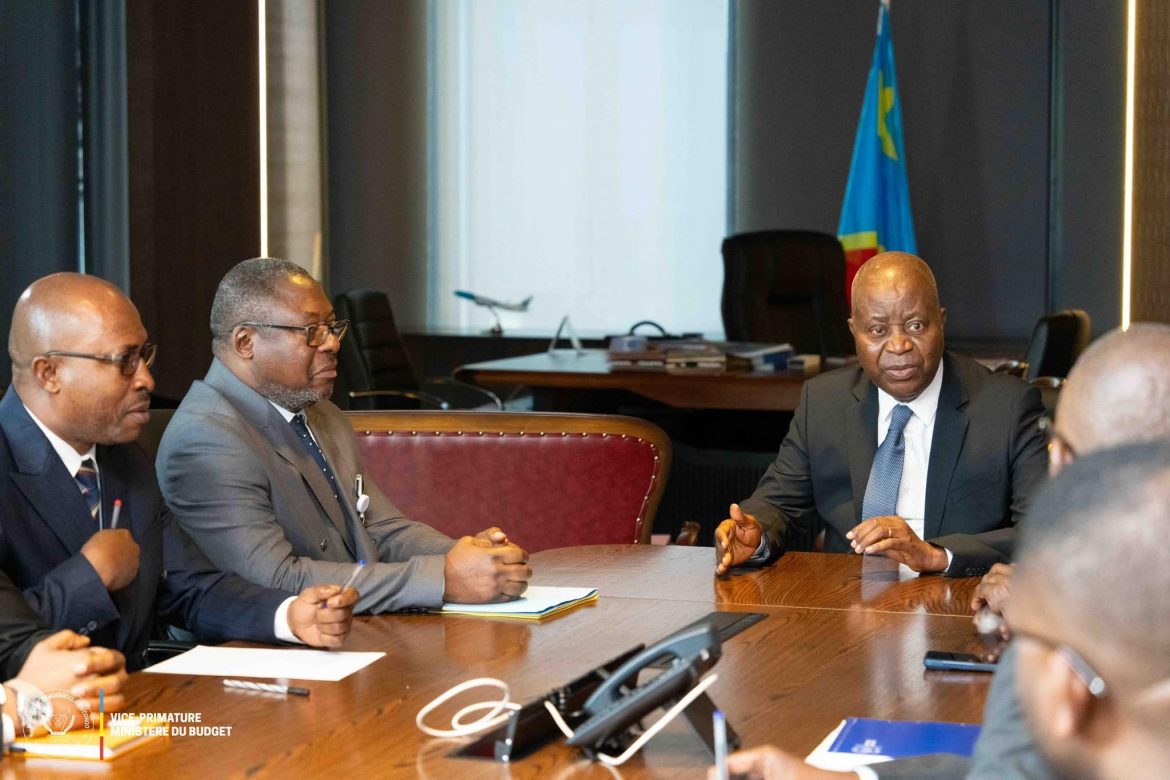 RDC : échanges entre le ministère du Budget et le Syndicat national des médecins sur les conditions de travail